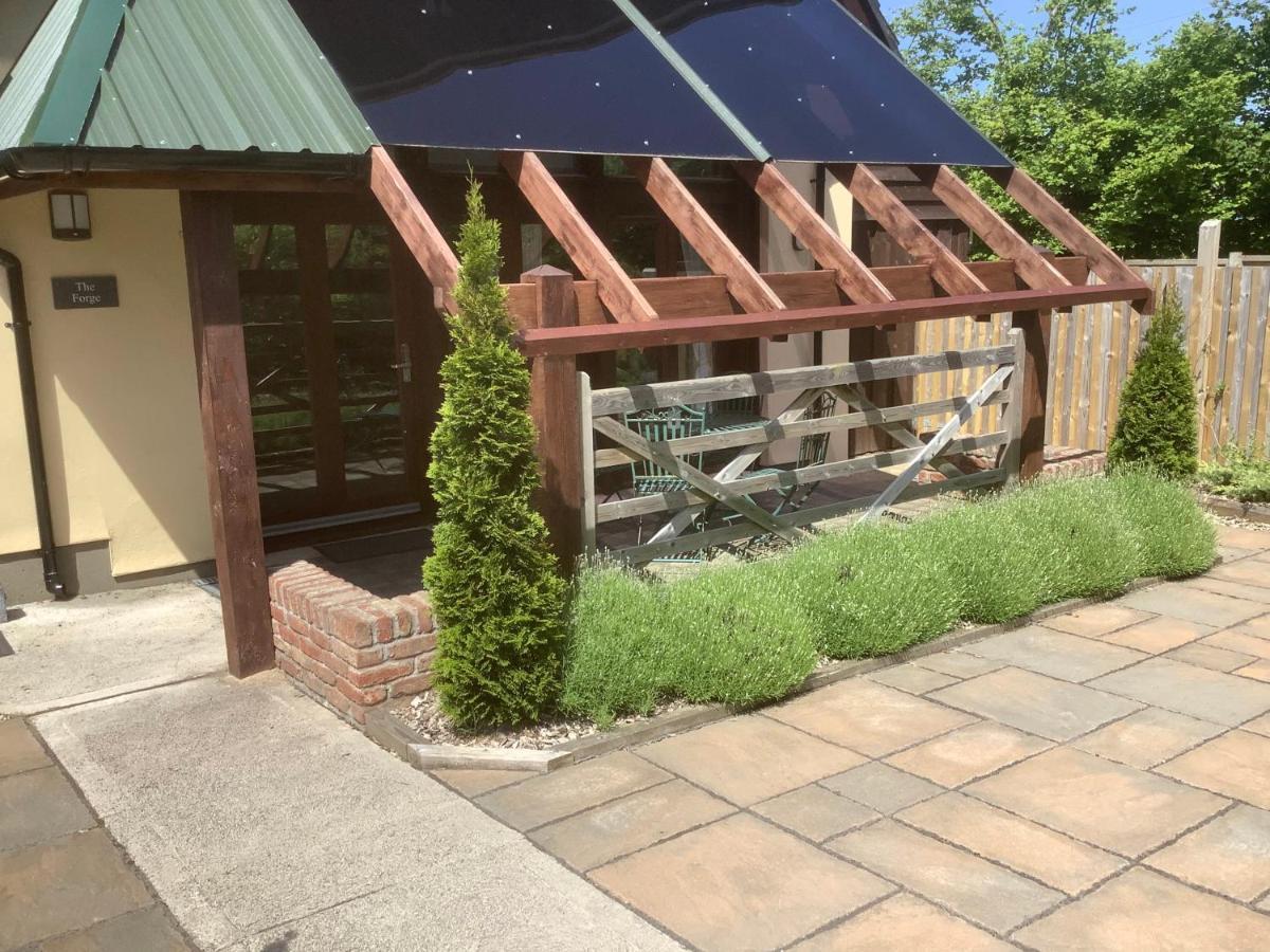 The Forge Vila Winscombe Exterior foto