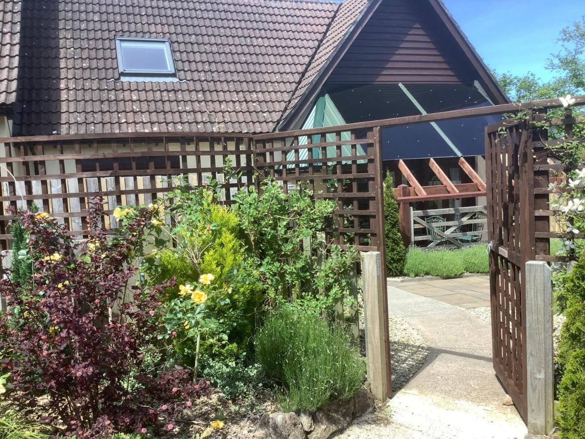 The Forge Vila Winscombe Exterior foto