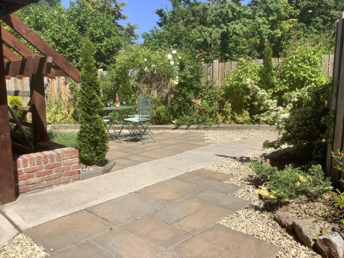 The Forge Vila Winscombe Exterior foto
